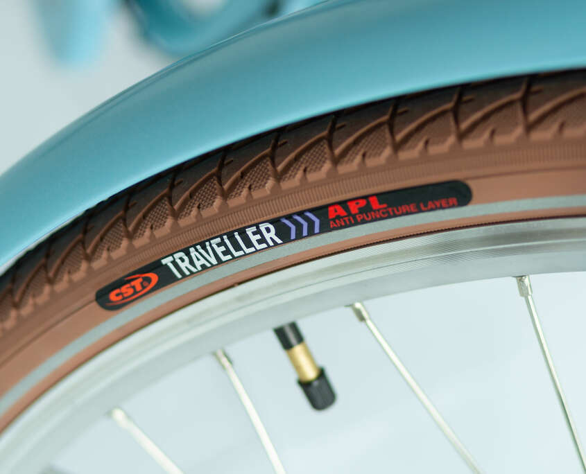 E-Bike Blau Detail Reifen